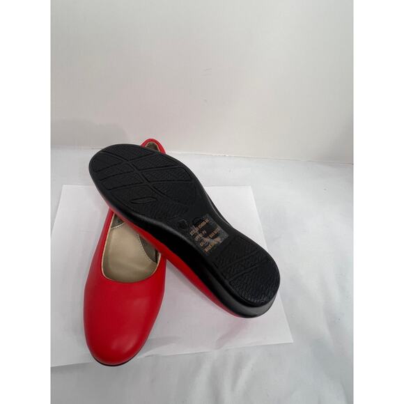 Red Pleather Womens Size 6 1/2 Red Pumps NNB! - Picture 8 of 8